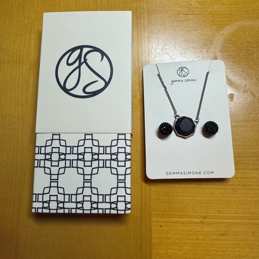Gemma Simone Black Necklace and Earring Set
